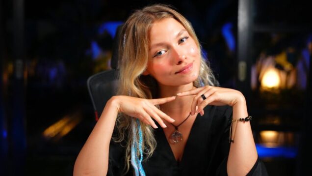 🎙КВАШЕНАЯ СПОЁТ ВЖИВУЮ📻